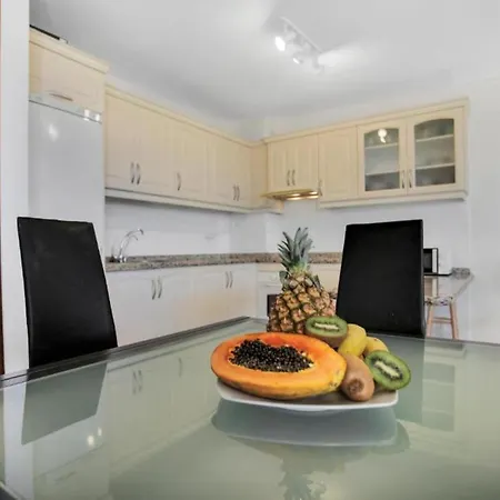 Lovely 2-bed In Playa Paraiso Appartement Costa Adeje (Tenerife)